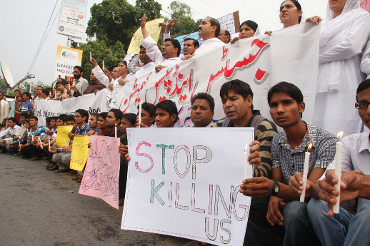 Protesters took to the streets in cities across Pakistan following the church bombings.