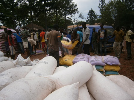 Emergency food distribution to displaced people in Bangui; CAR. June 2014