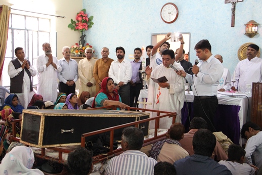 A funeral was held for Nauman Masih, 14, at St. Ignatius Catholic Church in Lahore on 15 April.