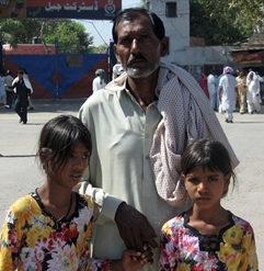 Ashiq Masih, the husband of Asia Bibi, and their two daughters in a 2010 photo.