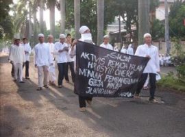 Indonesian Catholic and Protestant groups attacked by Islamists