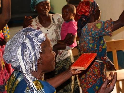 Women meeting at a self-help group, Bangui 2016.