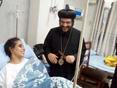 Bishop Pavli visited Amal Awad at Beit El-Neama Hospital where she was recovering from multiple stabbing wounds. (Photo: World Watch Monitor)