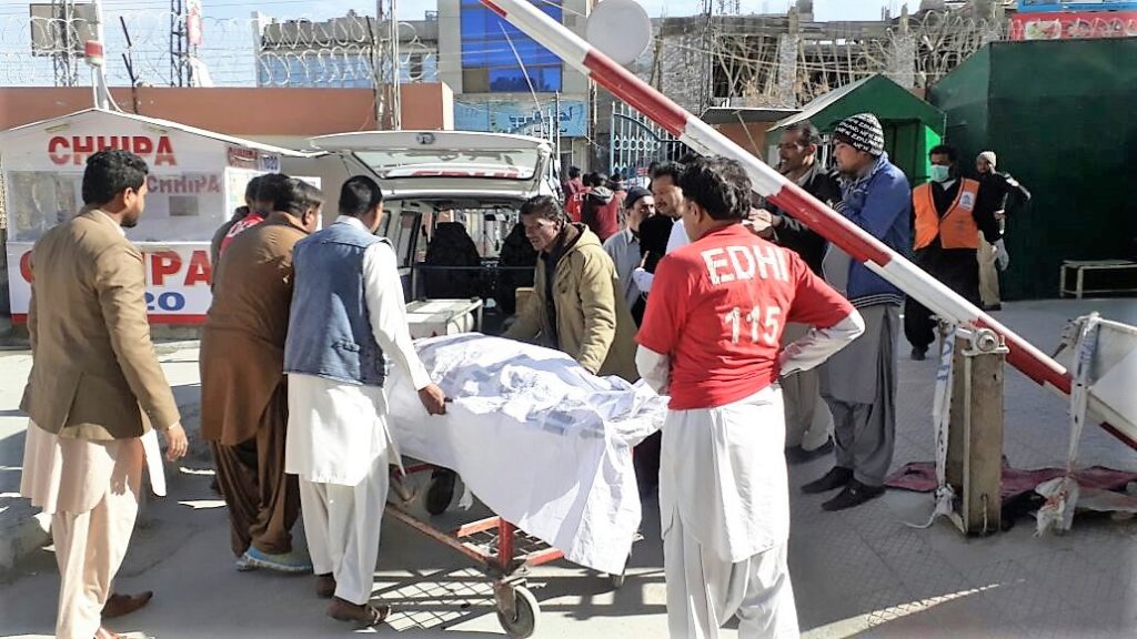 Medics treating victims of a bomb blast, Quetta, Pakistan (World Watch Monitor)