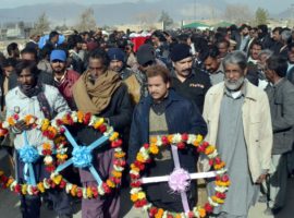 Mourners attending the funeral of victims of the church bombing, Quetta, Pakistan (World Watch Monitor)