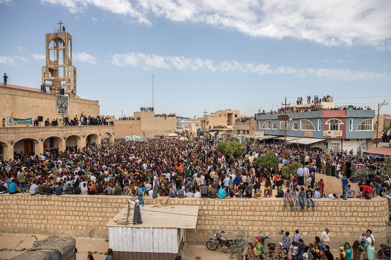 The Palm Sunday celebrations saw thousands of Christians take to the streets of Qaraqosh (World Watch Monitor)