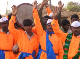 Dressed in the saffron colour, groups such these are promoting the nationalist cause for India to be a Hindu-nation. (Photo: World Watch Monitor)