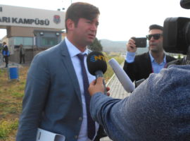 Lawyer Ismail Cem Halavurt speaking with journalists at the entrance to the Sakran Prison complex on 7 May, 2018.