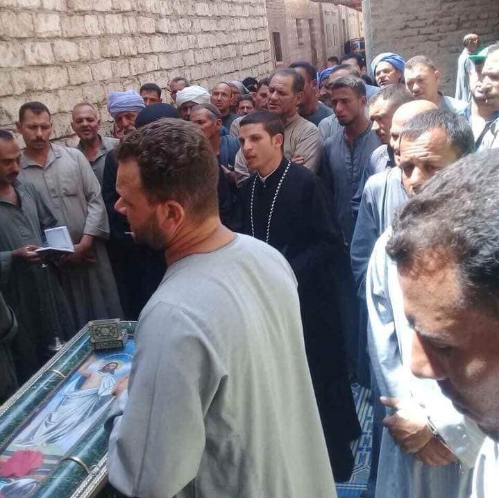 The funeral of a 68-year-old Coptic man was held in the streets of Dimshau Hashim. (World Watch Monitor)