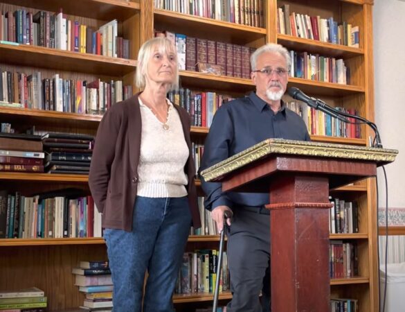 Jeff Woodke with his wife Els addressing the media after his release, in McKinleyville, CA,on 31 March 2023